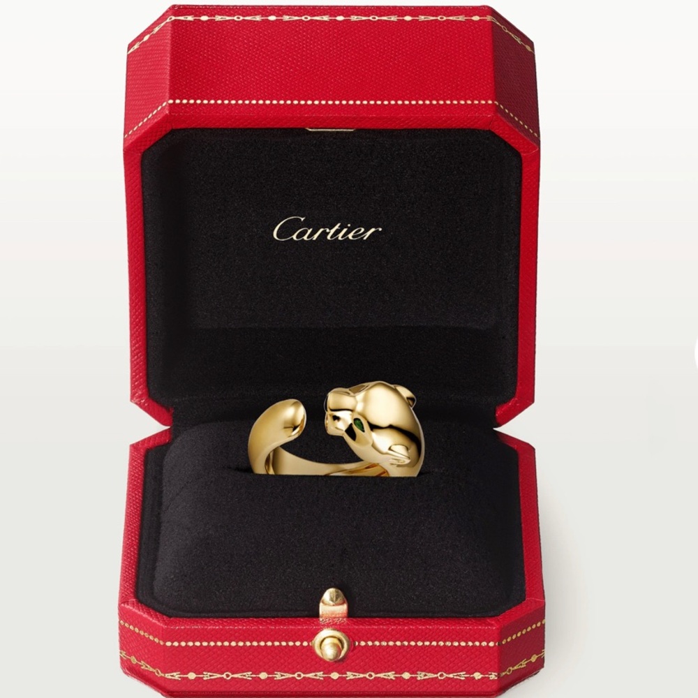 ** SOLD ** AUTHENTIC Cartier PANTHÈRE DE CARTIER RING
Yellow gold, onyx, garnet - Picture 4 of 9